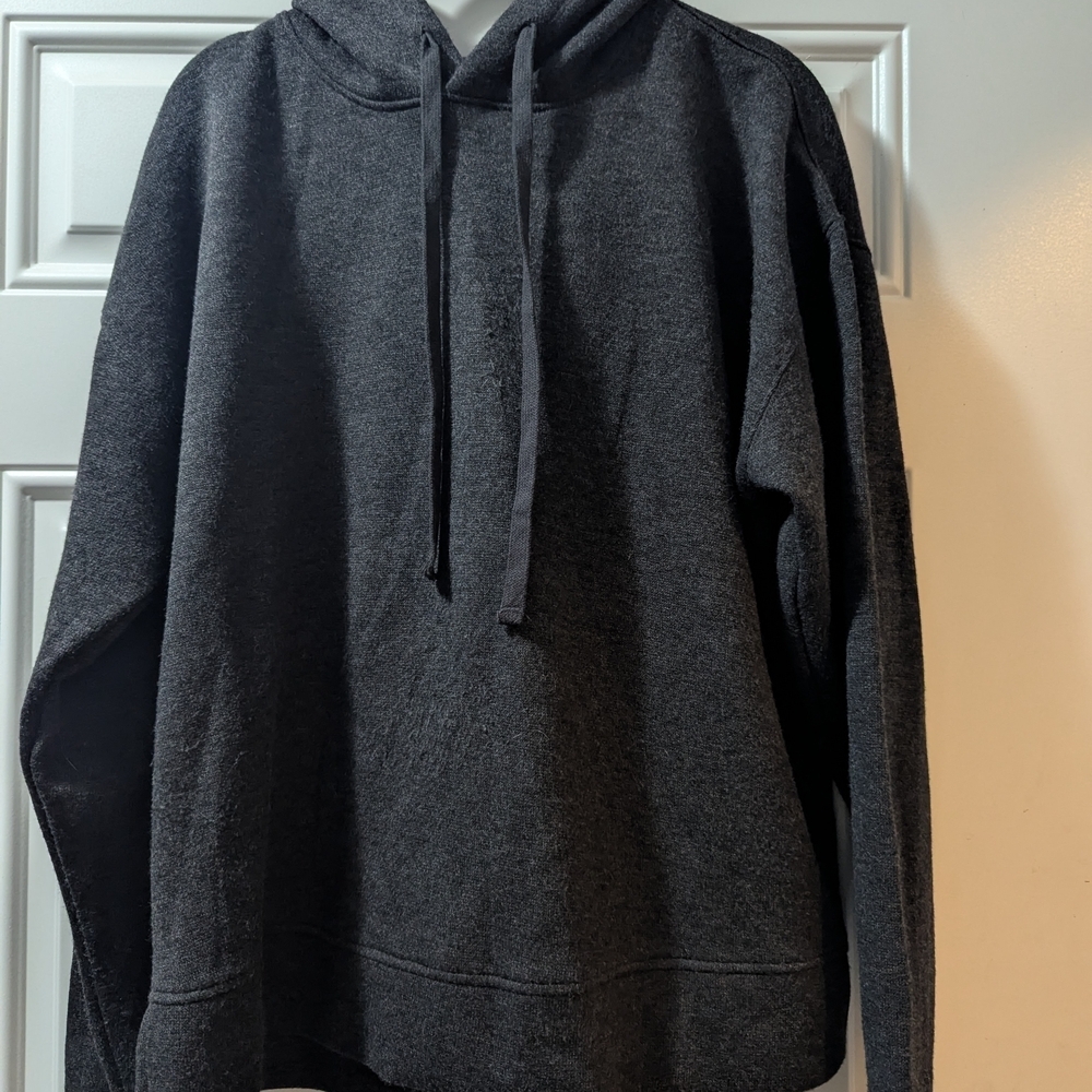 Universal Thread Women's Dark Gray/Black Pullover Hoodie, Size Medium